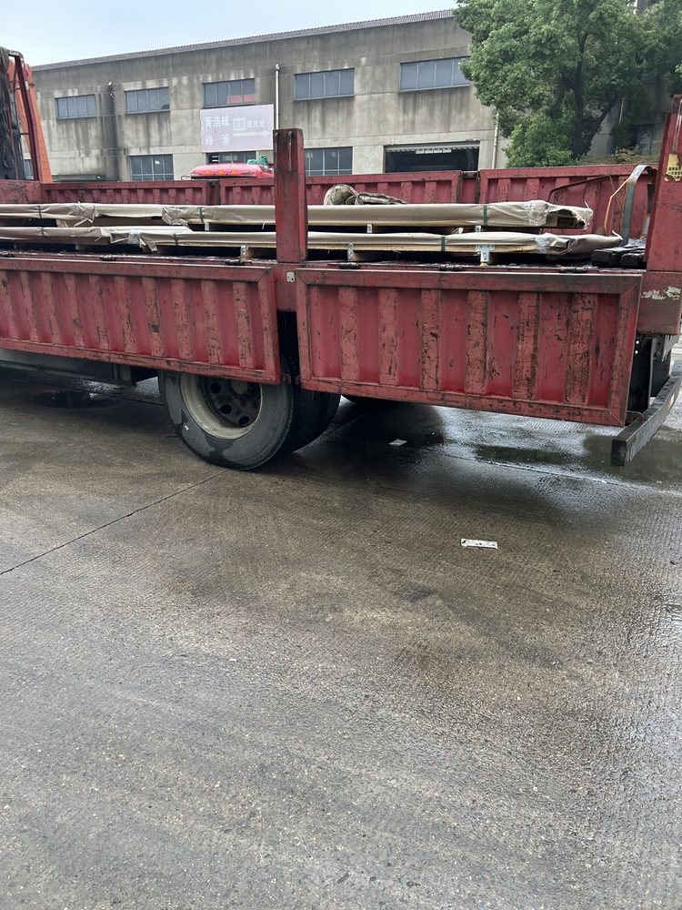 无锡顺康旺贸易有限公司 304 中厚板油磨短丝加工案例 现场实拍 11