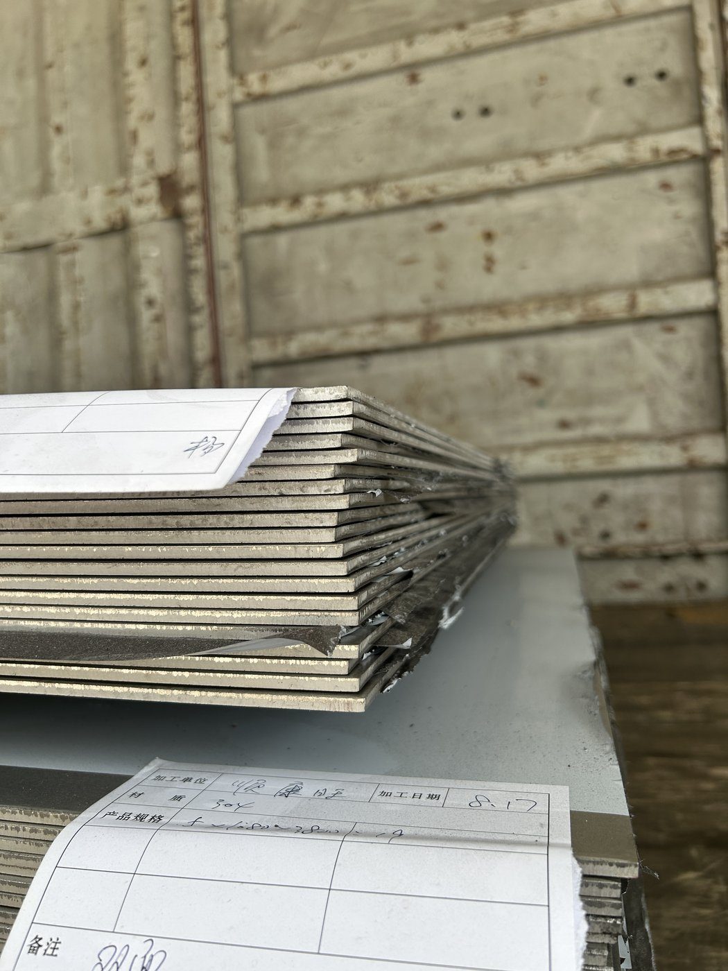 无锡顺康旺贸易有限公司 304 中厚板油磨短丝加工案例 现场实拍 25